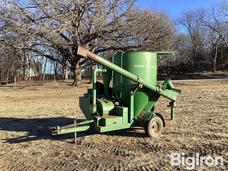 john-deere-400-image-1