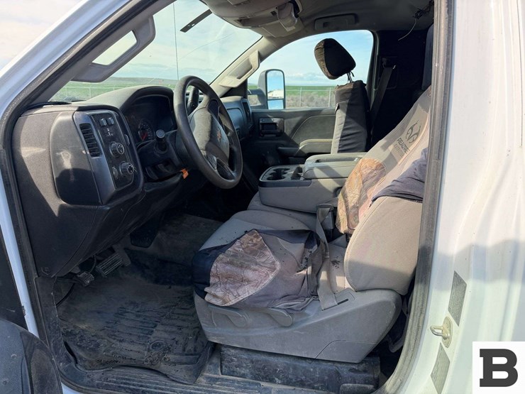 2015-chevrolet-silverado-3500-image-24