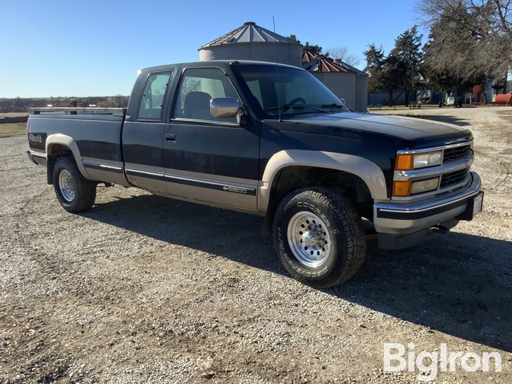 1993-chevrolet-silverado-3500-image-3
