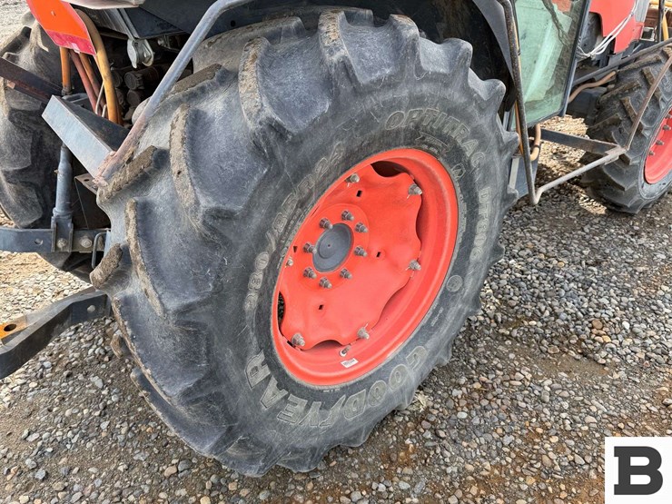 2016-kubota-m8540hd-image-18