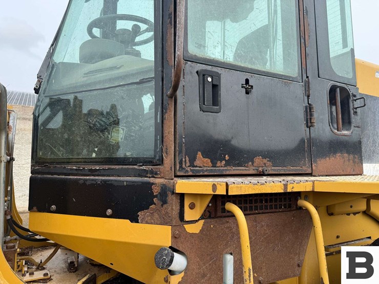 caterpillar-928g-image-63