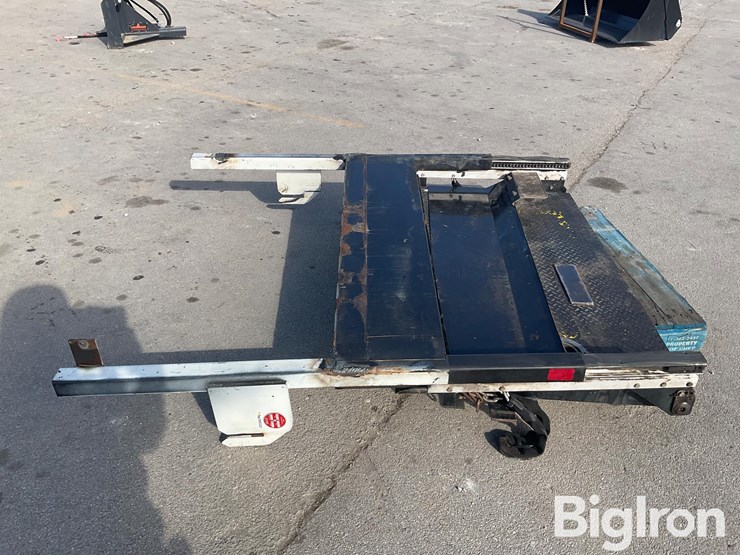 2011-massey-ferguson-730-image-4