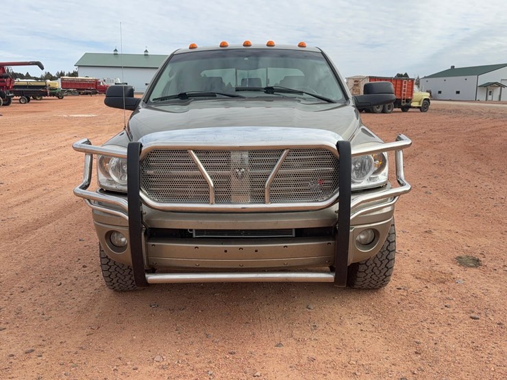 2009-dodge-3500-image-2