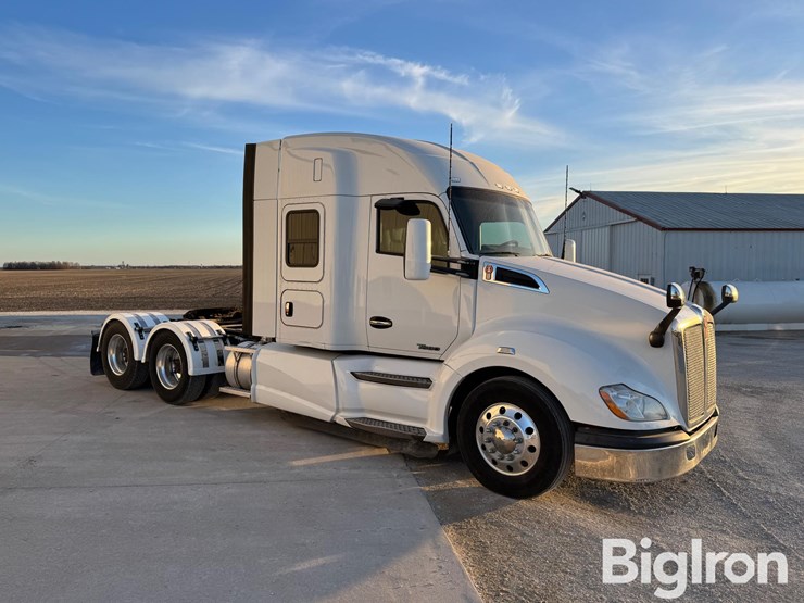 2021-kenworth-t680-image-3