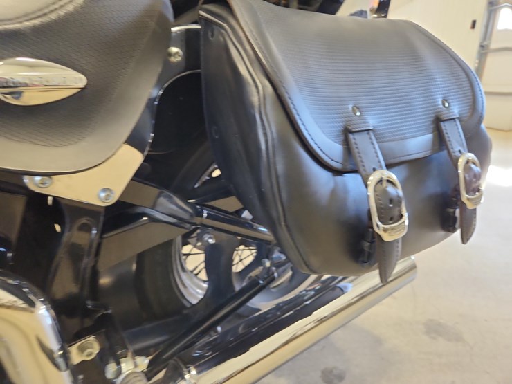 2005-harley-davidson-flsts-softail-springer-classic-motorcycle-image-13