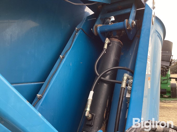 2005-kinze-1050-image-18