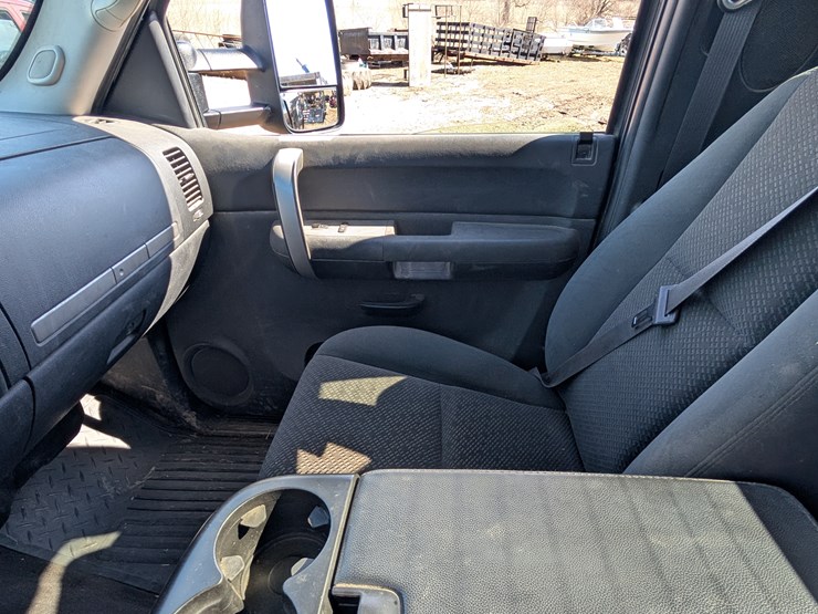 2007-chevrolet-3500-image-12