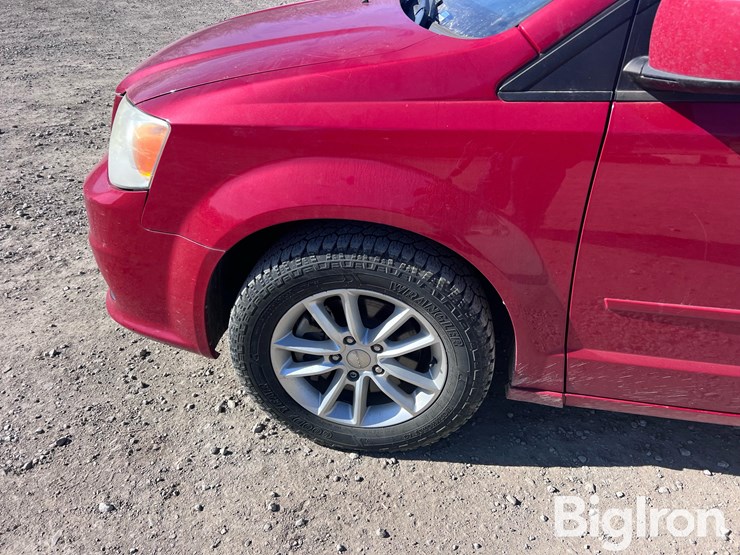 2013-dodge-grand-caravan-sxt-image-15