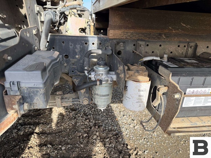 2005-isuzu-npr-image-12