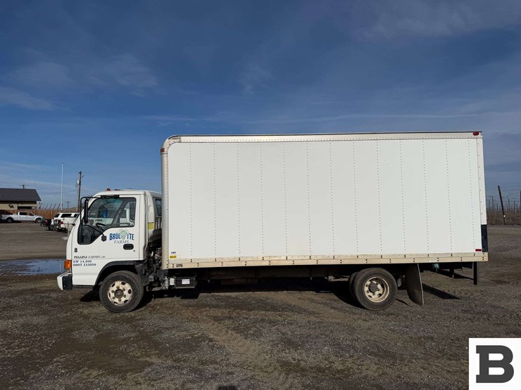 2005-isuzu-npr-image-2