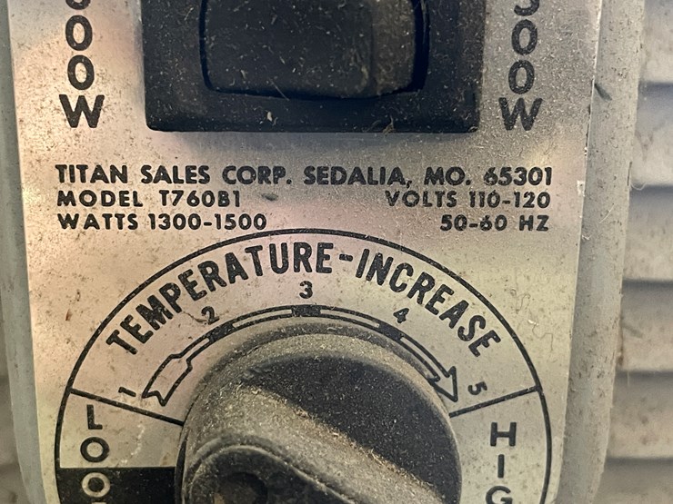 #7212-•-(2)-electric-milkhouse-heaters-image-13