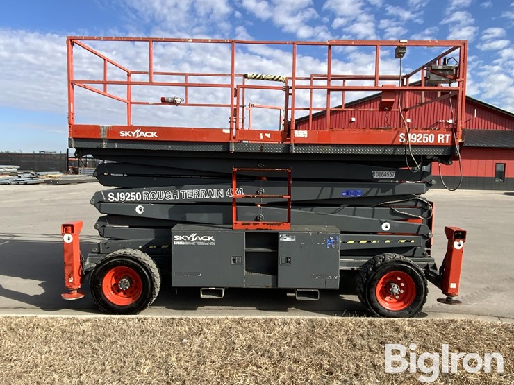 massey-ferguson-730-image-4