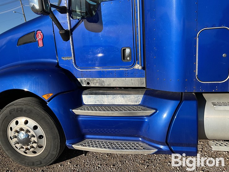 2011-kenworth-t660-image-18