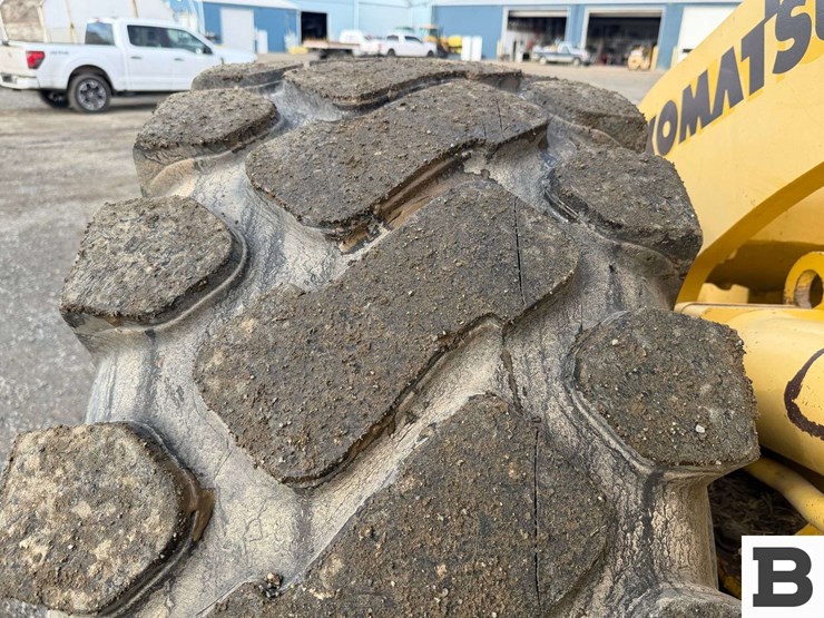 2001-komatsu-wa380-3-image-22