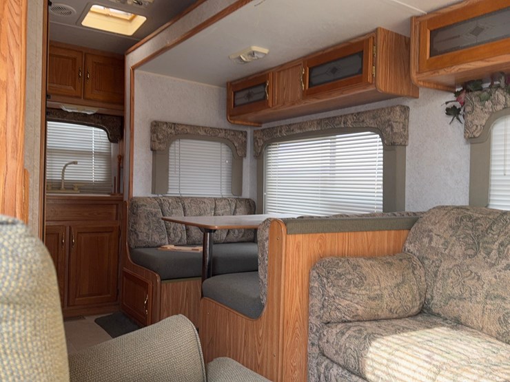 2002-dutchmen-lite-camper-image-11