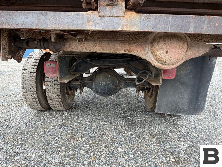 1992-ford-f700-image-17