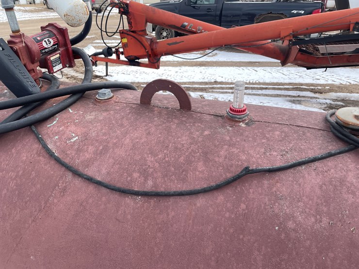 #7404-•-275-gallon-fuel-tank-with-pump-(somerset,-wi)-image-8