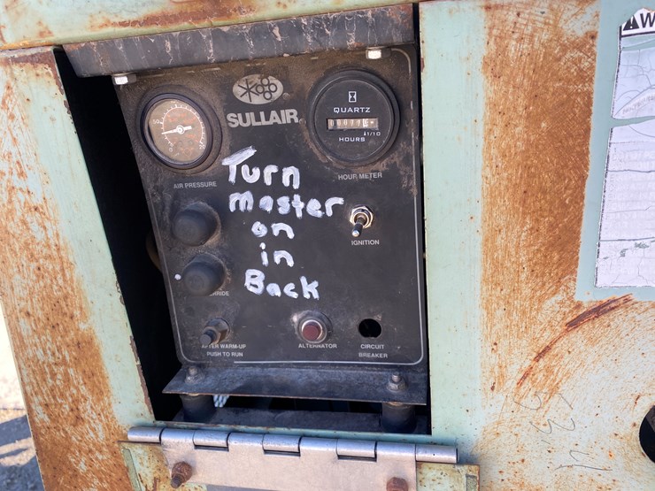 #1222-•-sullair-185q-towable-air-compressor-(st.-nazianz,-wi)-image-12