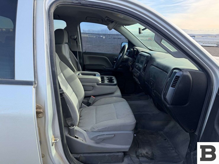 2018-chevrolet-silverado-1500-image-23