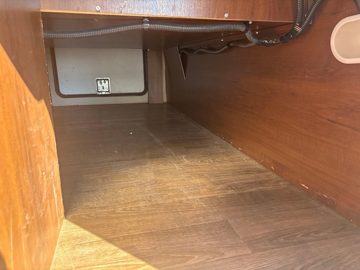 2015-jayco-white-hawk-28dsbh-camper-trailer-image-14