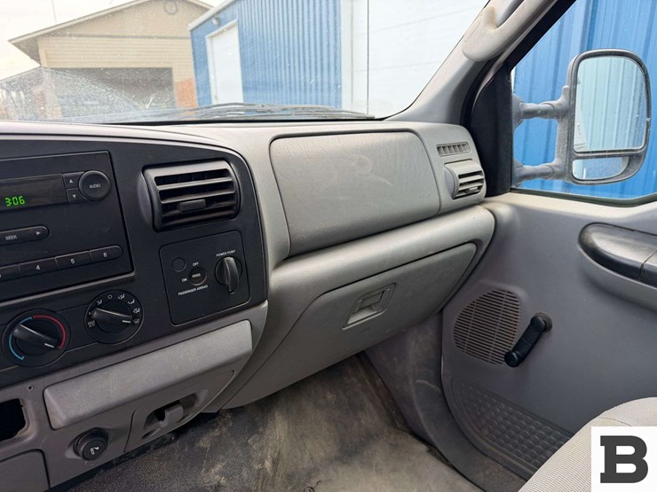 2005-ford-f250-image-31