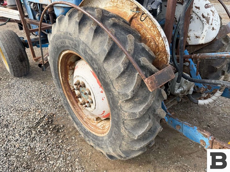 1977-ford-5600-image-20