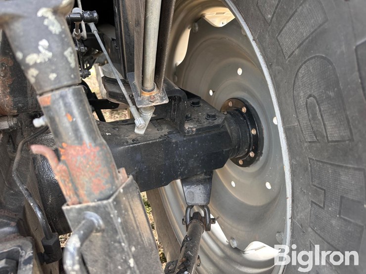 2013-case-ih-farmall-105c-image-14