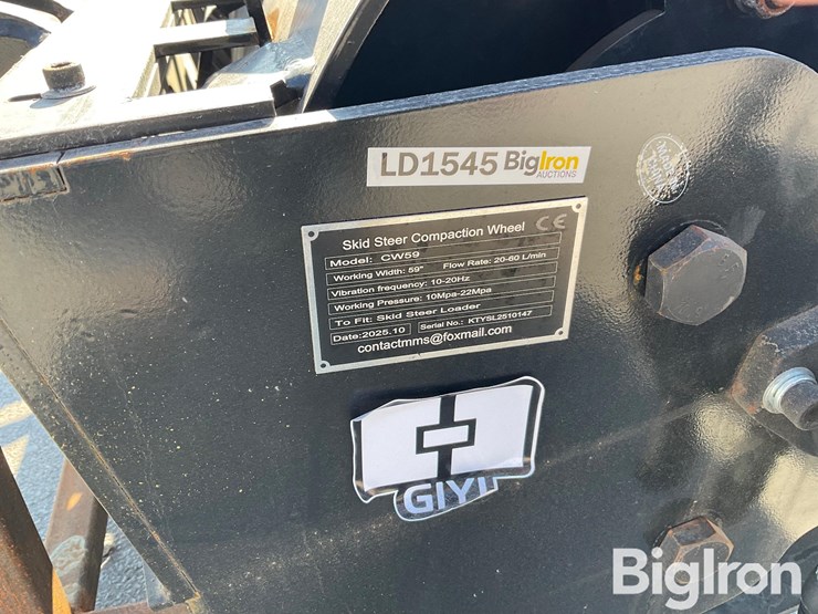 2025-massey-ferguson-730-image-12