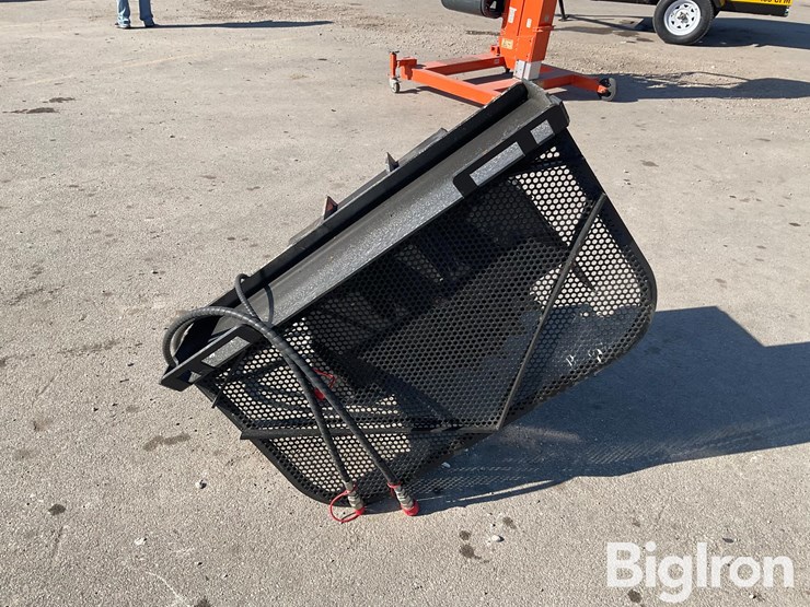 2025-massey-ferguson-730-image-6