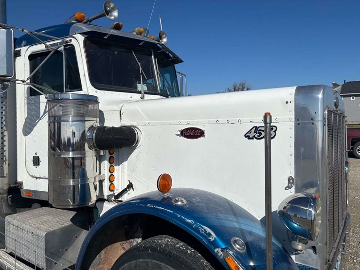 1982-peterbilt-389-image-31