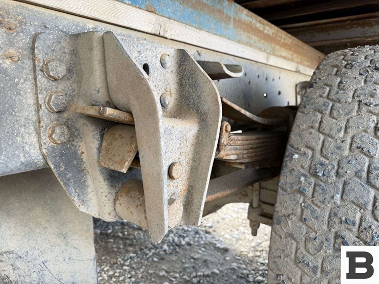 1993-ford-f700-image-13