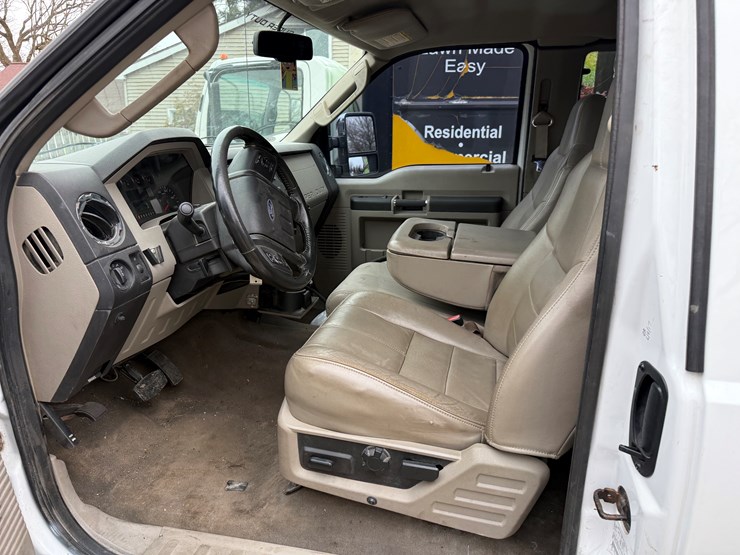 2010-ford-f350-image-13