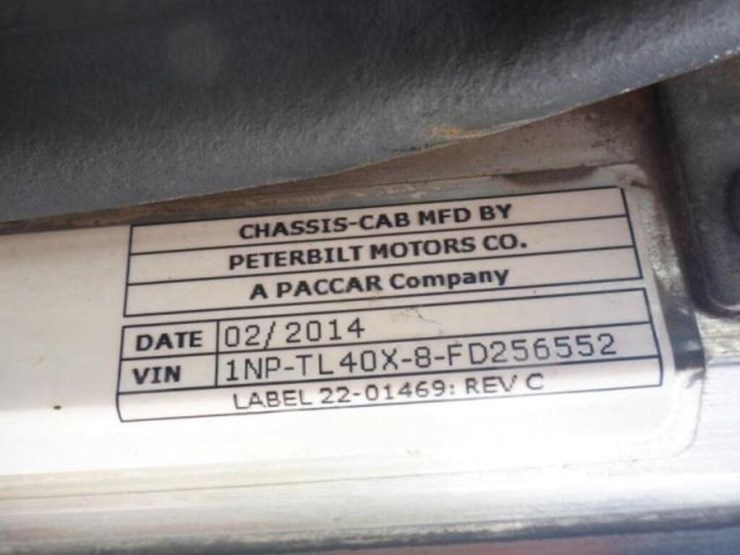 2015-peterbilt-367-image-7