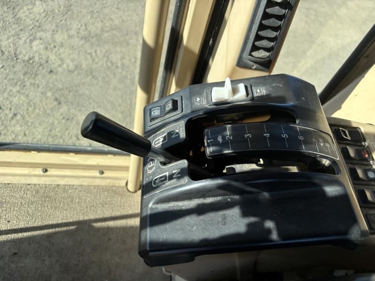 caterpillar-143h-image-45