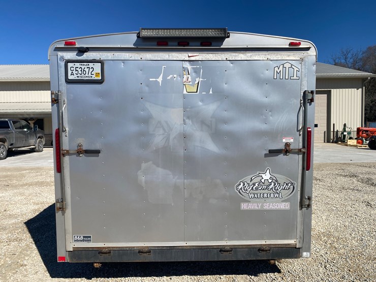 #1274-•-middlebury-tandem-axle-enclosed-trailer-(has-wi-title)-(helenville,-wi)-image-14