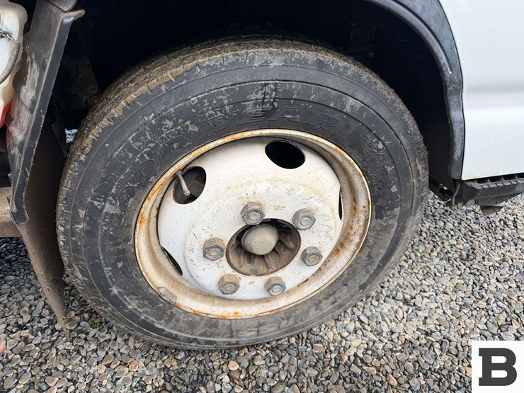 2007-isuzu-npr-image-15