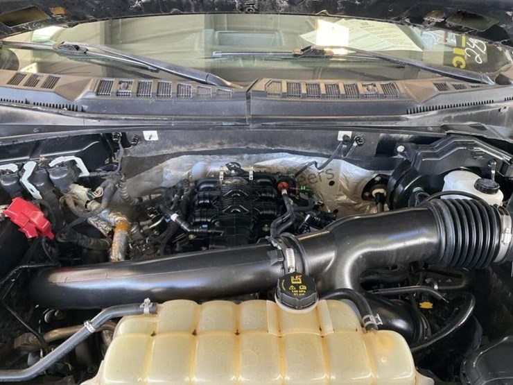 2020-ford-f150-image-12