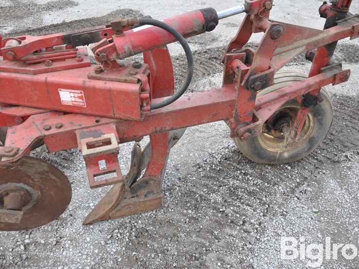 international-720-image-17