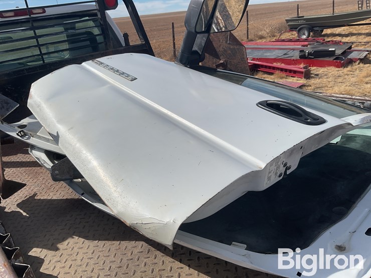 2004-gmc-k2500-image-20