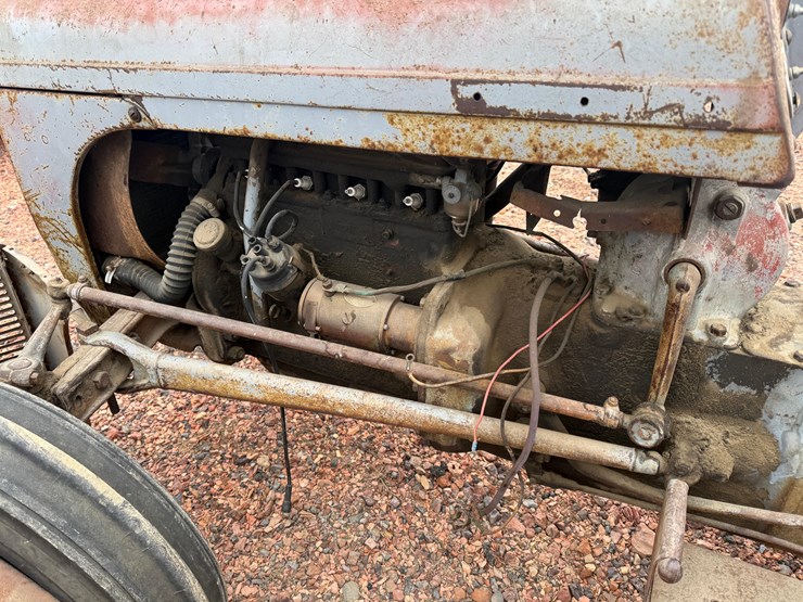 ferguson-30-parts-tractor-image-6