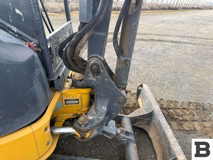 2012-deere-35d-image-29