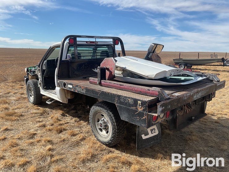 2004-gmc-k2500-image-7