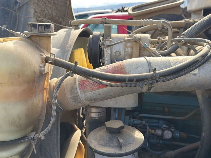 2003-international-durastar-4300-image-35