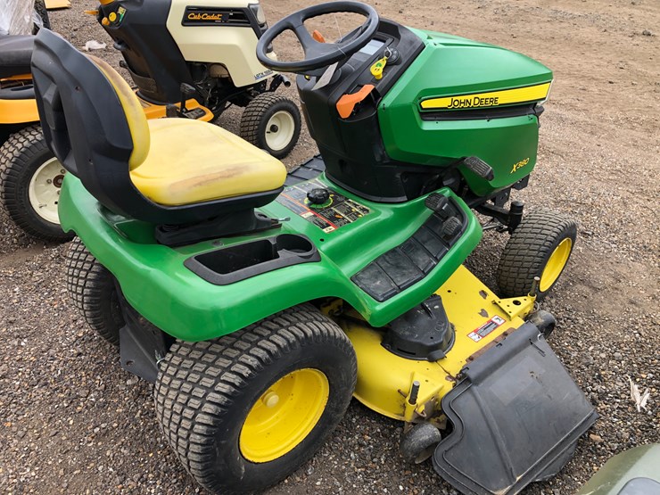 john-deere-x380-image-1