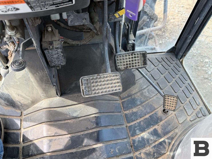 2014-kubota-m8540hd-image-30