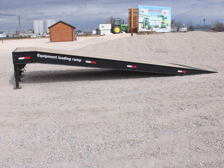 #2021-•-industrious-america-adjustable-load-ramp-32k-lb-capacity-image-2