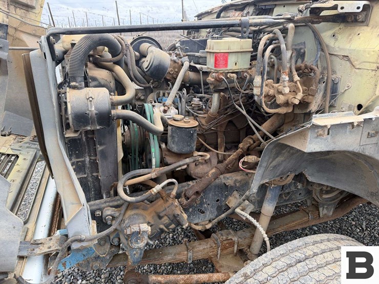 1992-ford-f700-image-26