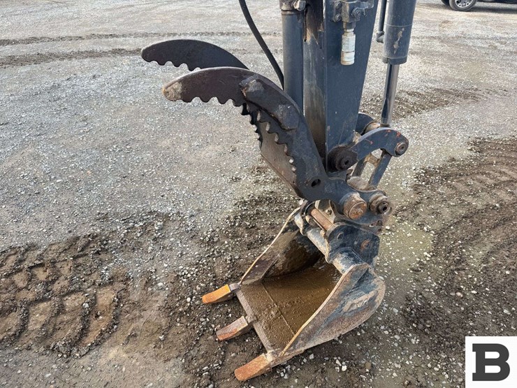 2012-deere-35d-image-43