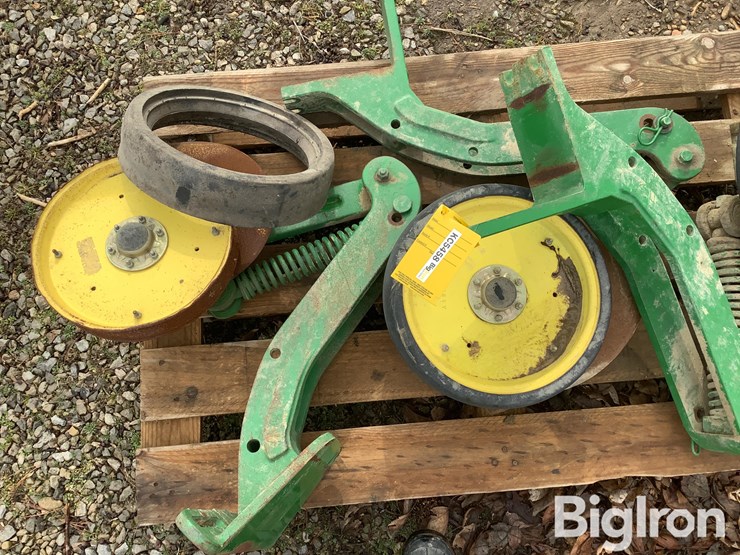 john-deere-1775-image-11