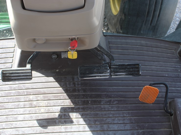 john-deere-8285r-image-57